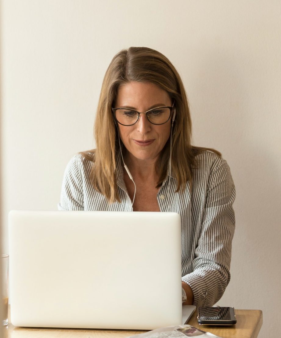 linkedin-sales-solutions-wS73LE0GnKs-unsplash linkedin-sales-solutions-wS73LE0GnKs-unsplash